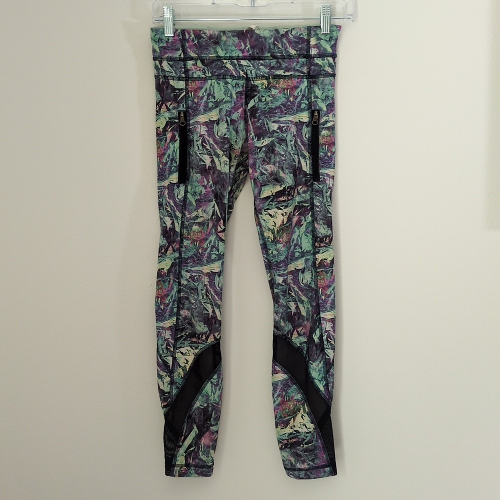 Lululemon SIZE 4 Inspire Iridescent Multi Print Mesh Leggings W/Pockets